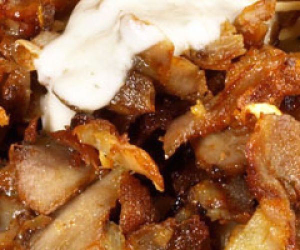 Gyros mit Pommes Frites und Salat
